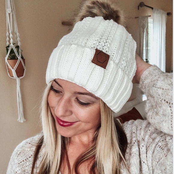 💃🏻Faux Fur Pom Beanie cable knit - Picture 4 of 10